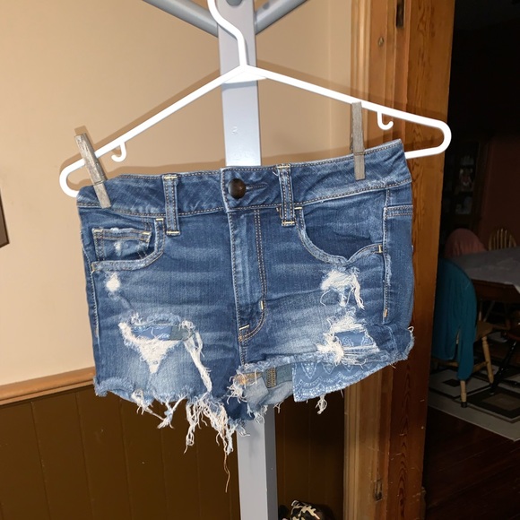 American Eagle jean shorts. Size 4. Freshly washed. - Picture 1 of 1